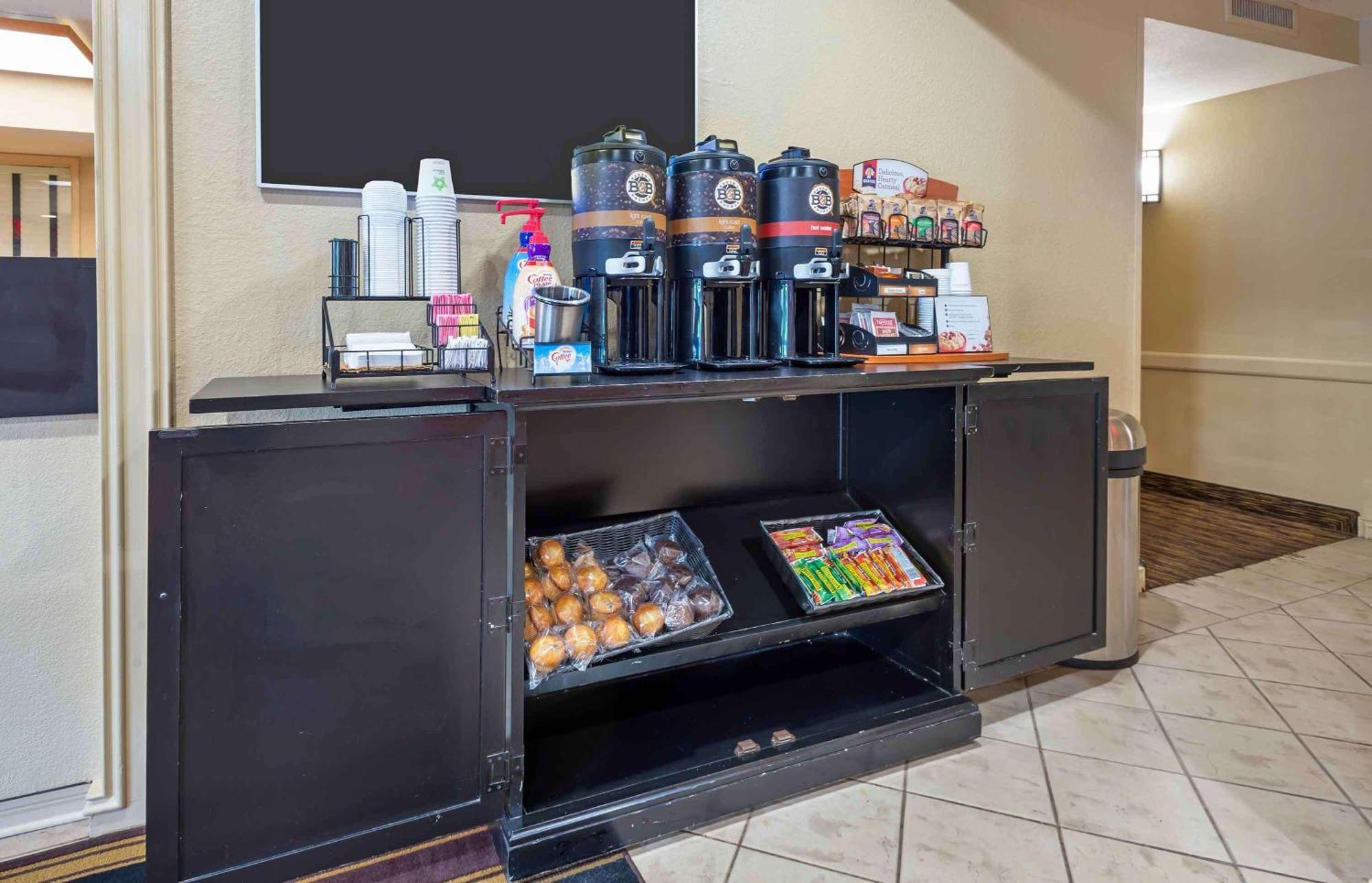 Extended Stay America Suites - Newark - Woodbridge Zewnętrze zdjęcie